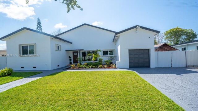 9430 Jamaica Dr Cutler Bay, FL 33189